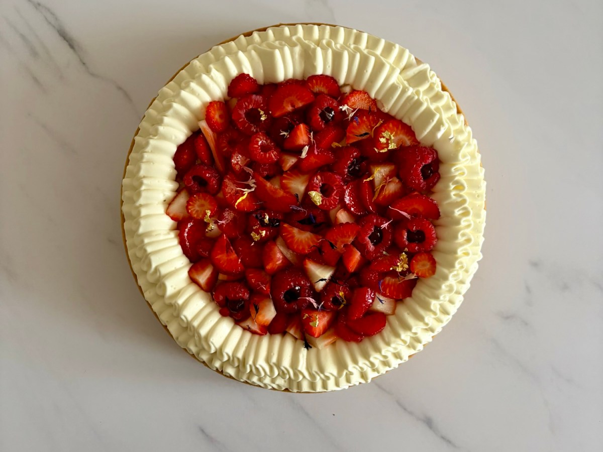 Crostata crema pasticcera, lamponi e fragole 🍓